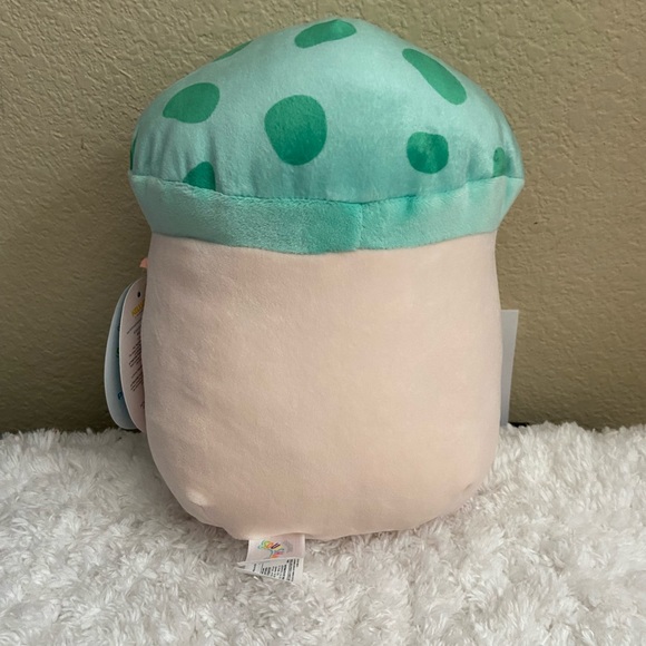 Sydney the Mushroom Squishmallows - Picture 2 of 4